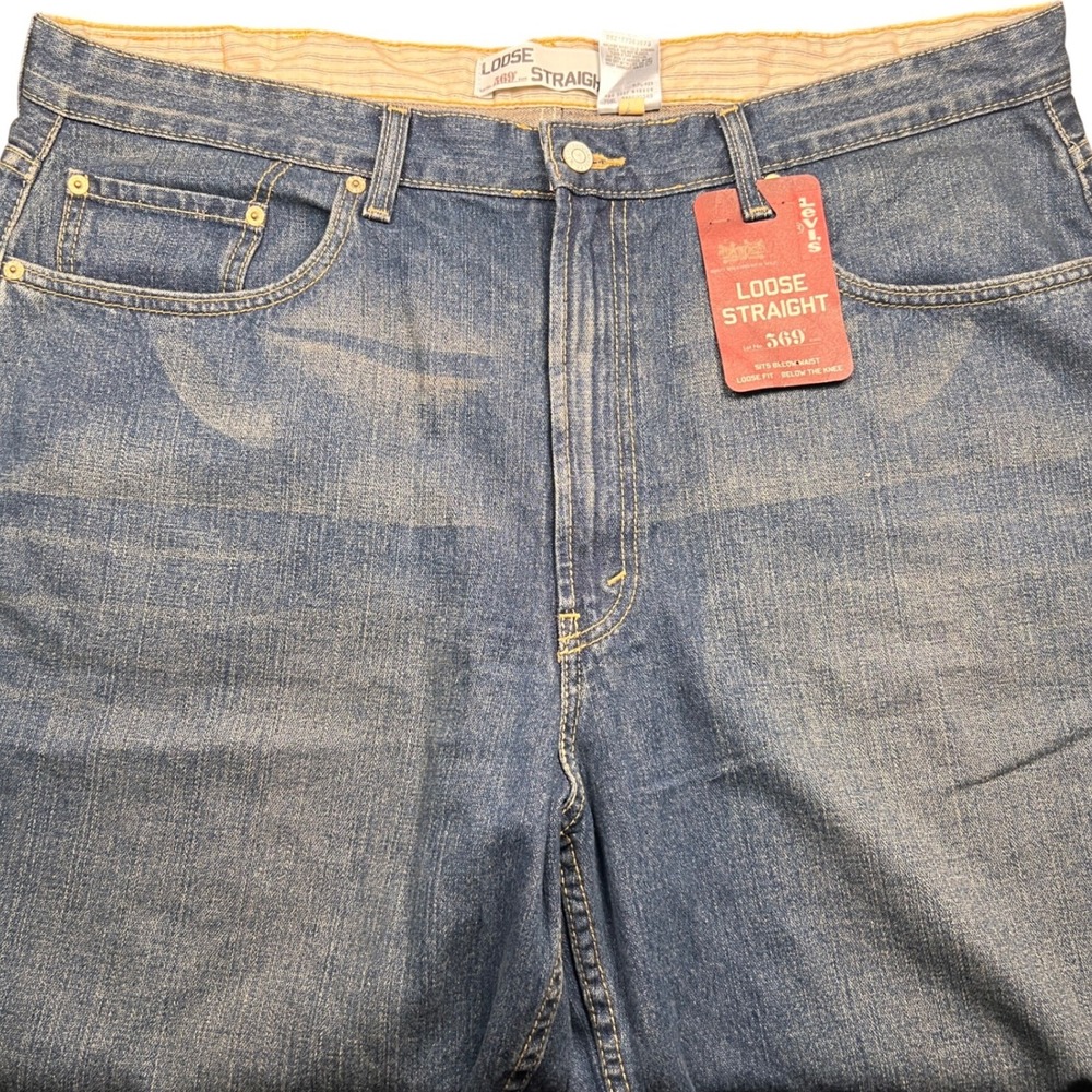 NWT Levi's 569 Loose Straight Mens 40 Blue Denim Jean Shorts Baggy Fit Jorts